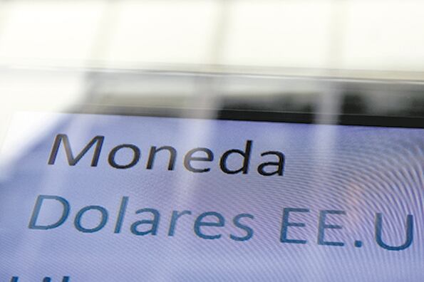 La incertidumbre de cara a las elecciones también está llevando a dolarizar carteras de inversión.