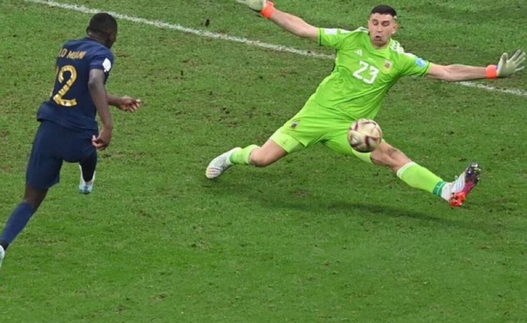 La atajada del Dibu Martínez que quedará en la historia