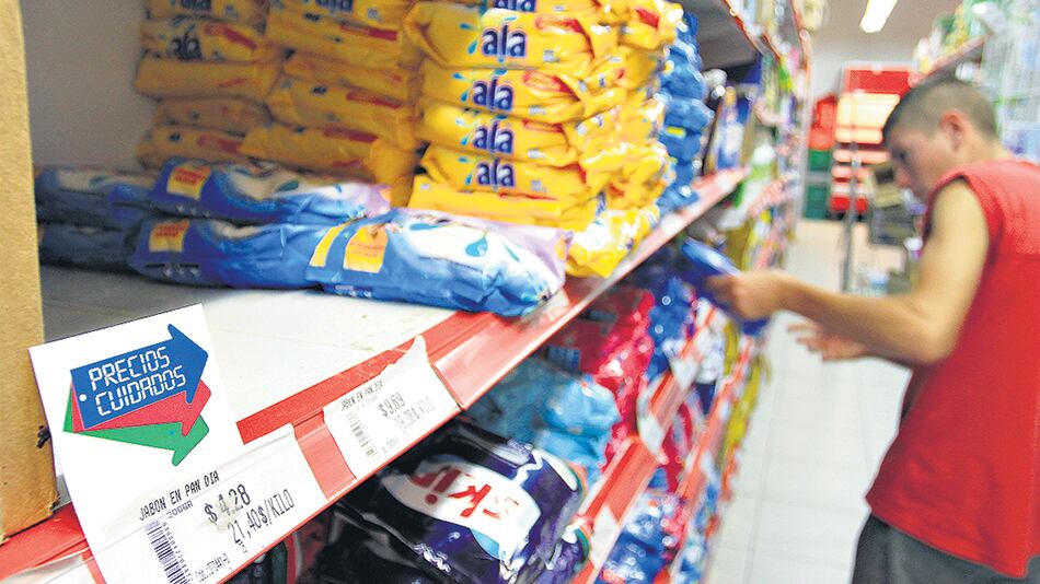 Durante la gestión de Cambiemos, en Precios Cuidados se redujeron los productos de primeras marcas.