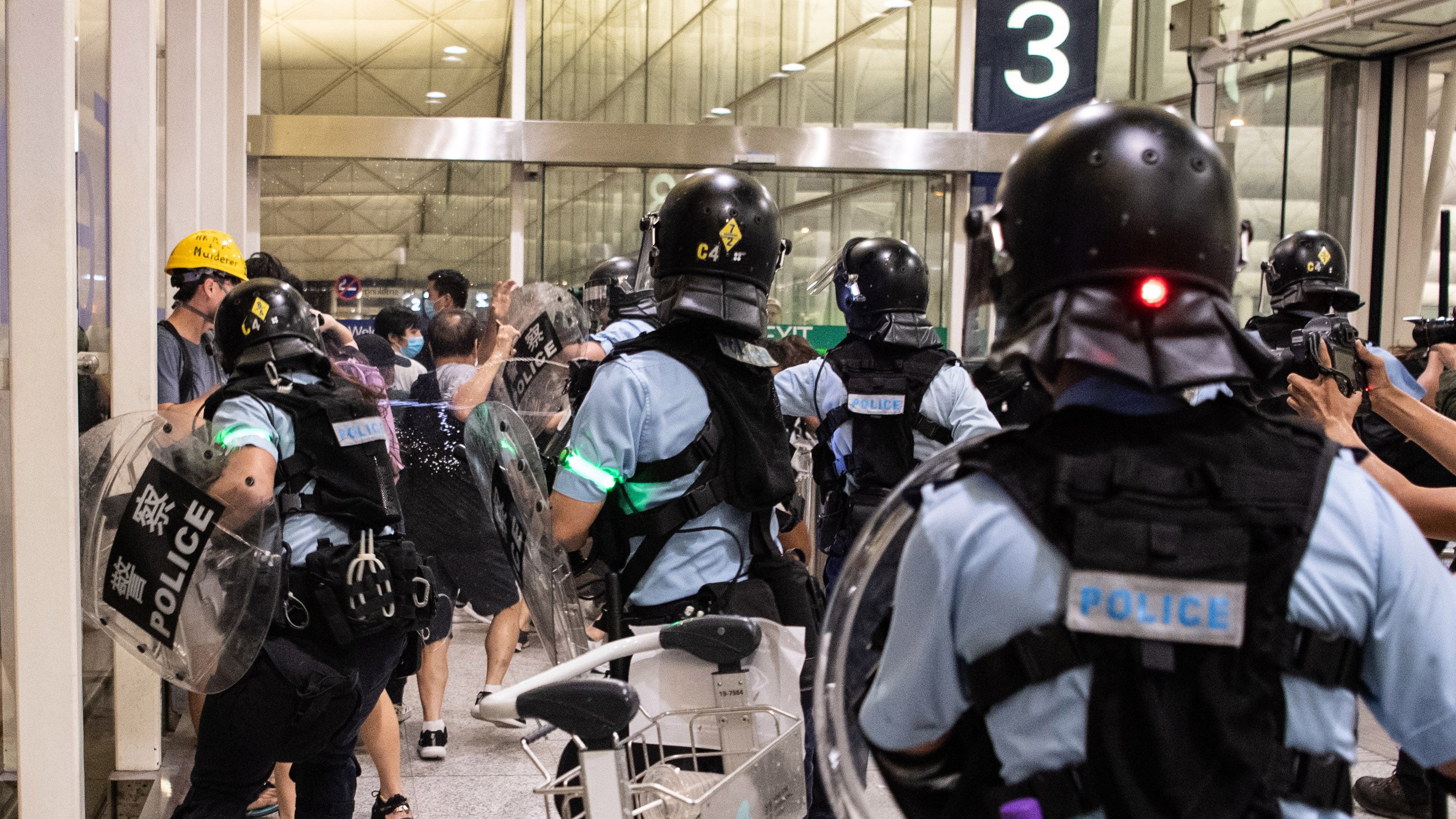 Los manifestantes denuncian la represión policial.