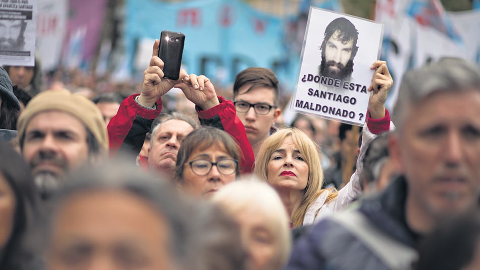 Miles de personas se movilizaron a dos meses de la desaparición de Santiago Maldonado.