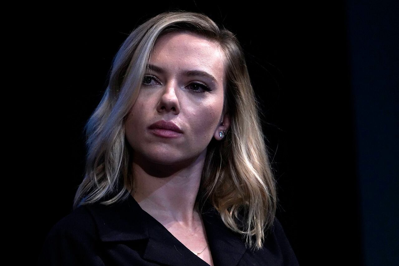 Scarlett pateó el tablero y puso a la luz las desventajas del nuevo sistema de distribución.