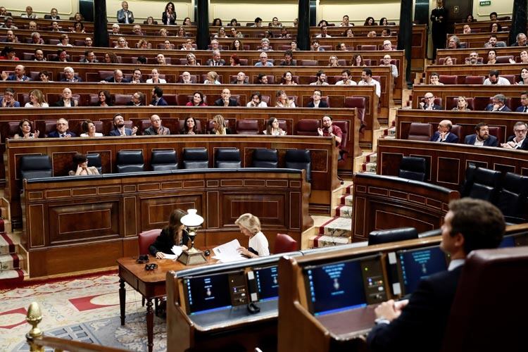 Los diputados dieron luz verde y el cuerpo de Franco dejará el mausoleo.