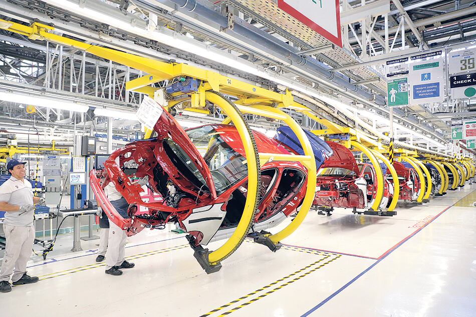 Los puntos de venta reconocen que hay un sobrestock de vehículos que no se vende.