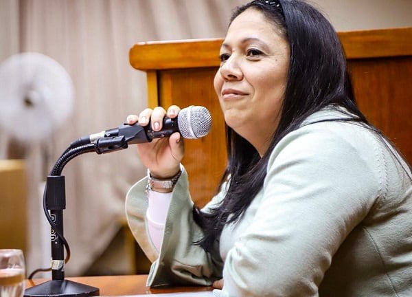 Yolanda Corzo. "La gente está indignada por el estado de las calles".