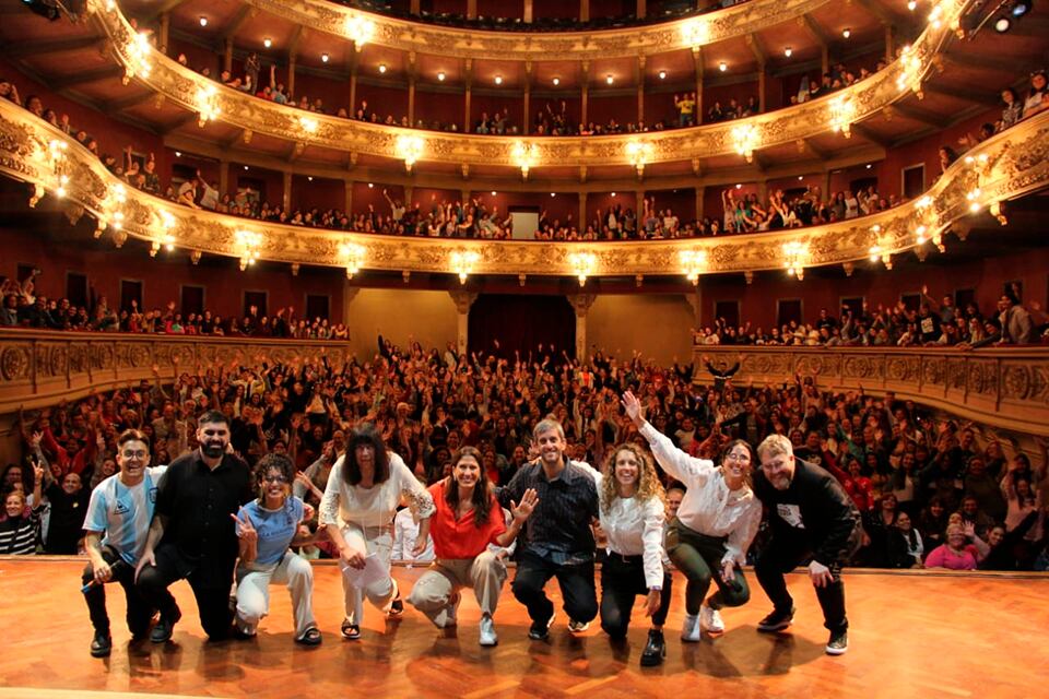 Un teatro El Círculo desbordado de estudiantes.