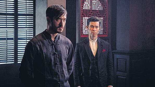 En Warrior, Ah Sahm se involucra con las pandillas chinas de la San Francisco de 1880.