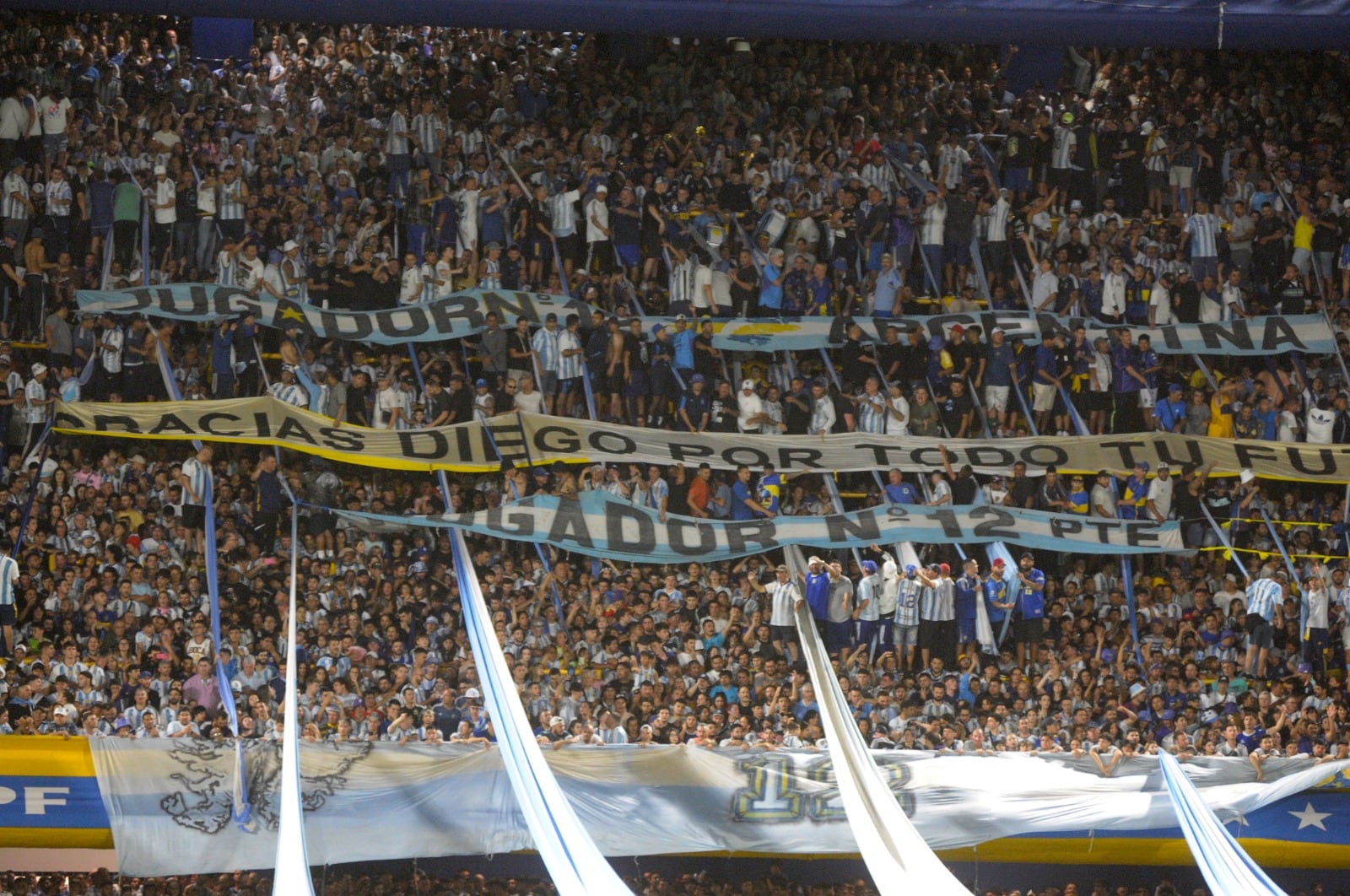 Los hinchas en el clásico Argentina-Uruguay, en la Bombonera, con derrota para los campeones del mundo. 