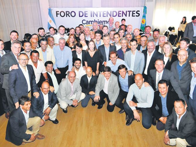 Durán Barba estuvo junto a Macri y Vidal con intendentes del PRO.