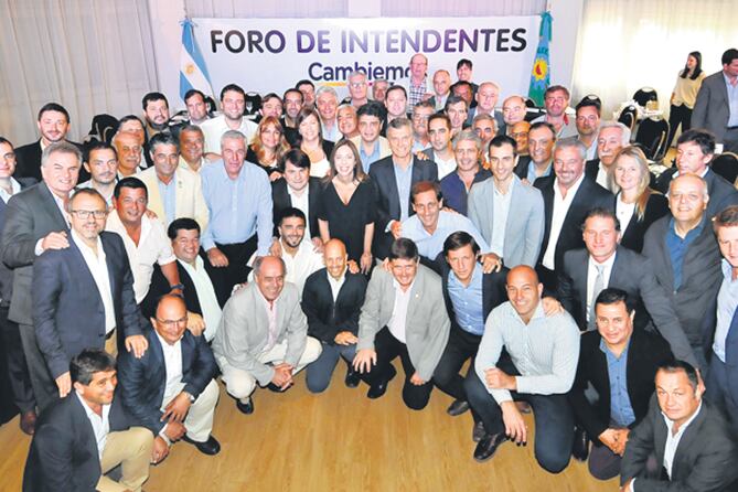 Durán Barba estuvo junto a Macri y Vidal con intendentes del PRO.