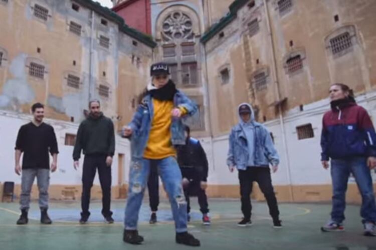 Un momento del video que hicieron los raperos en protesta contra los Borbón.