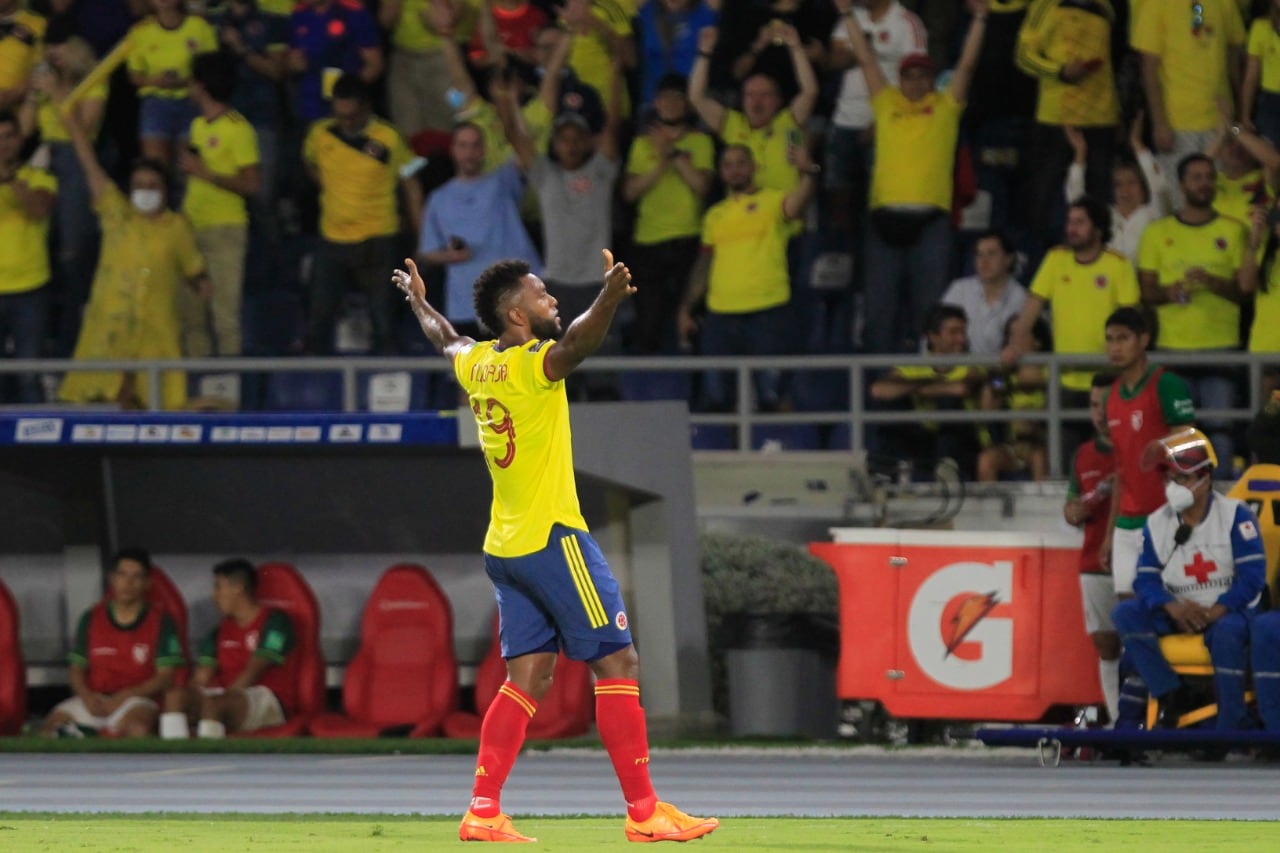Borja celebra el segundo de Colombia ante Bolivia