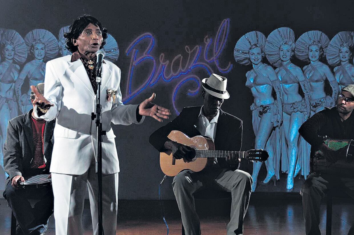 Moacir III funciona como una metapelícula, que ficcionaliza sobre el hecho de ficcionalizar.