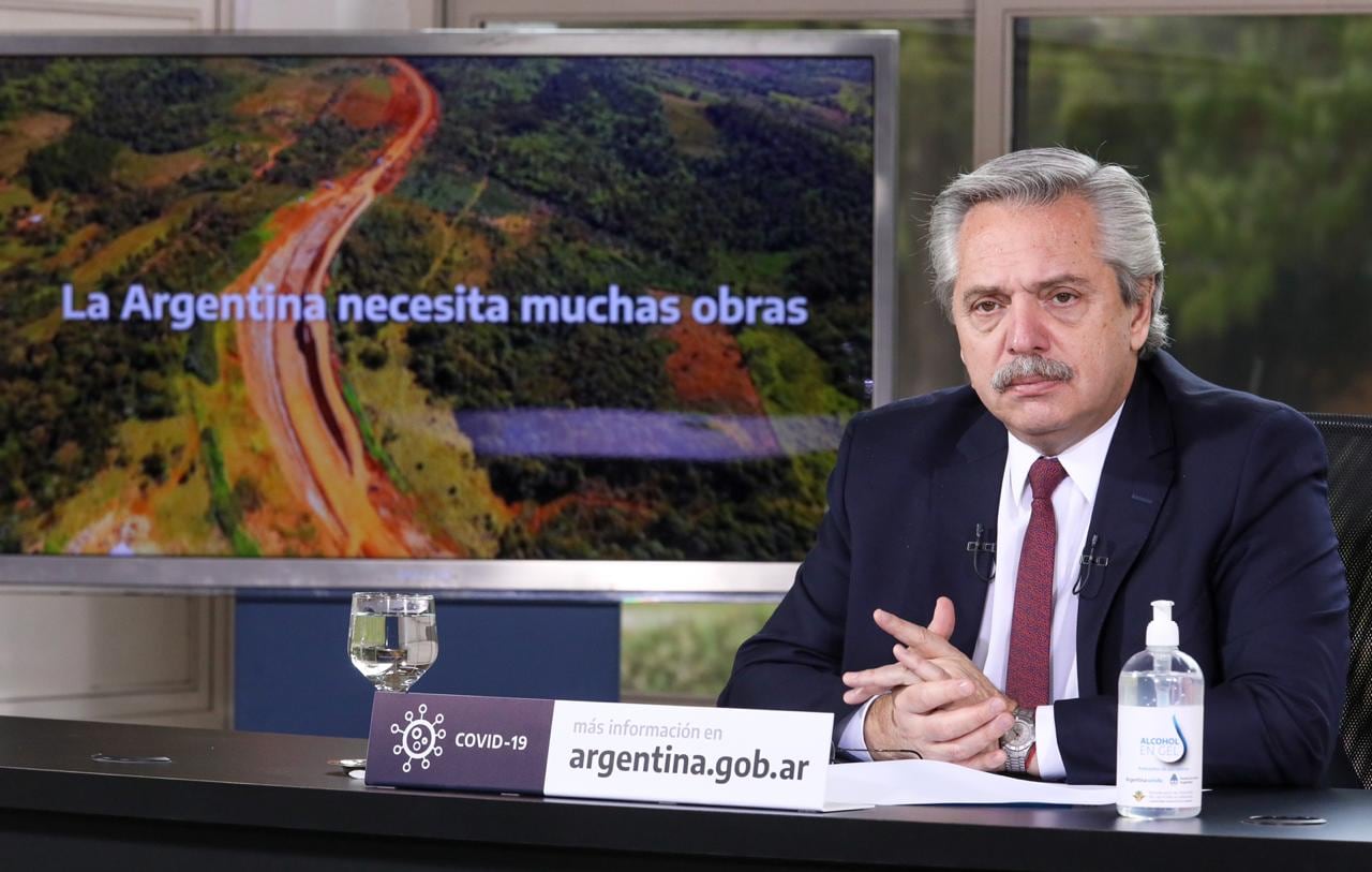 El presidente Alberto Fernández anunció la ejecución de una serie de obras públicas para las provincias de Buenos Aires, Entre Ríos, Corrientes, San Juan y Santa Cruz, que significarán una inversión de más de 22 mil millones de pesos.