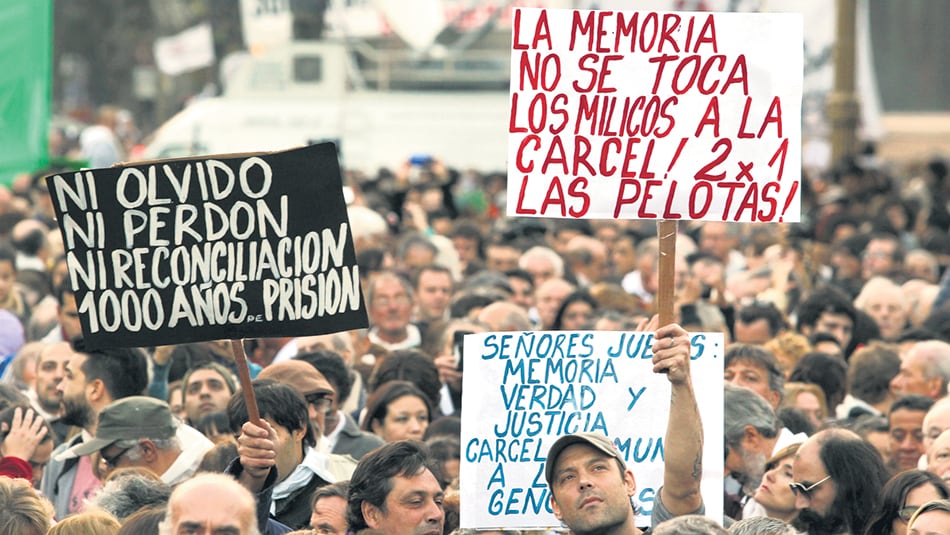 Las querellas están preocupadas y reclaman que la Corte revierta lo antes posible el fallo del 2x1.