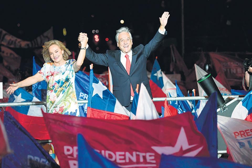 Piñera y Morel, durante la victoria del candidato de derecha.