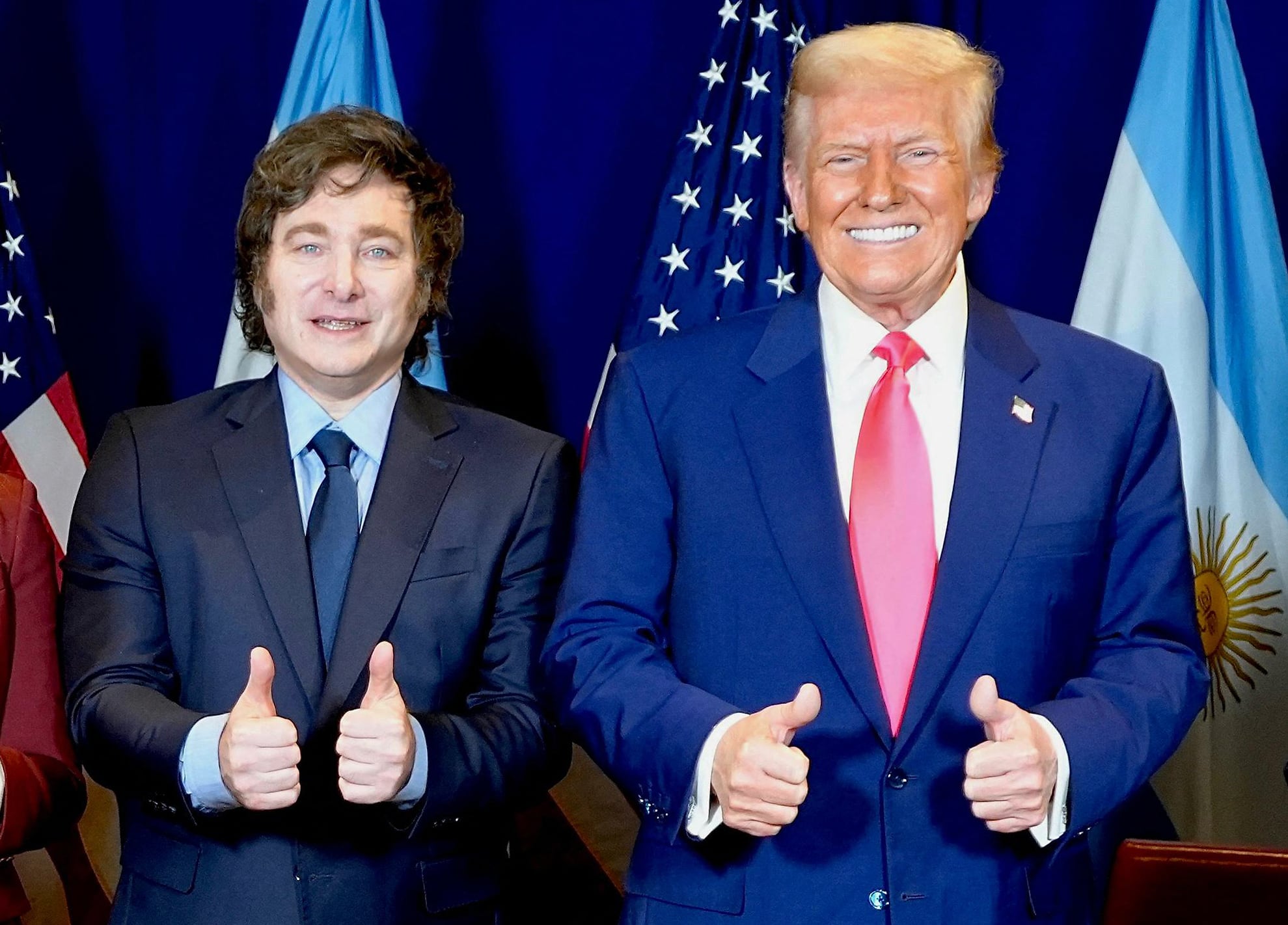 Las sonrisas de Javier Milei y Donald Trump en medio de la guerra