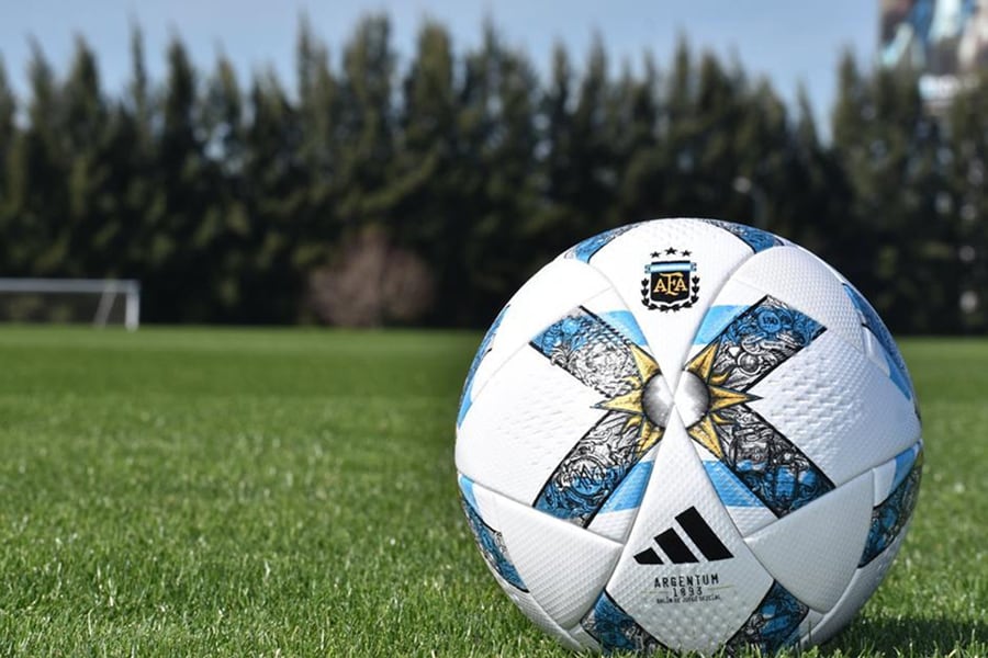 La pelota no se mancha. Imagen: AFA