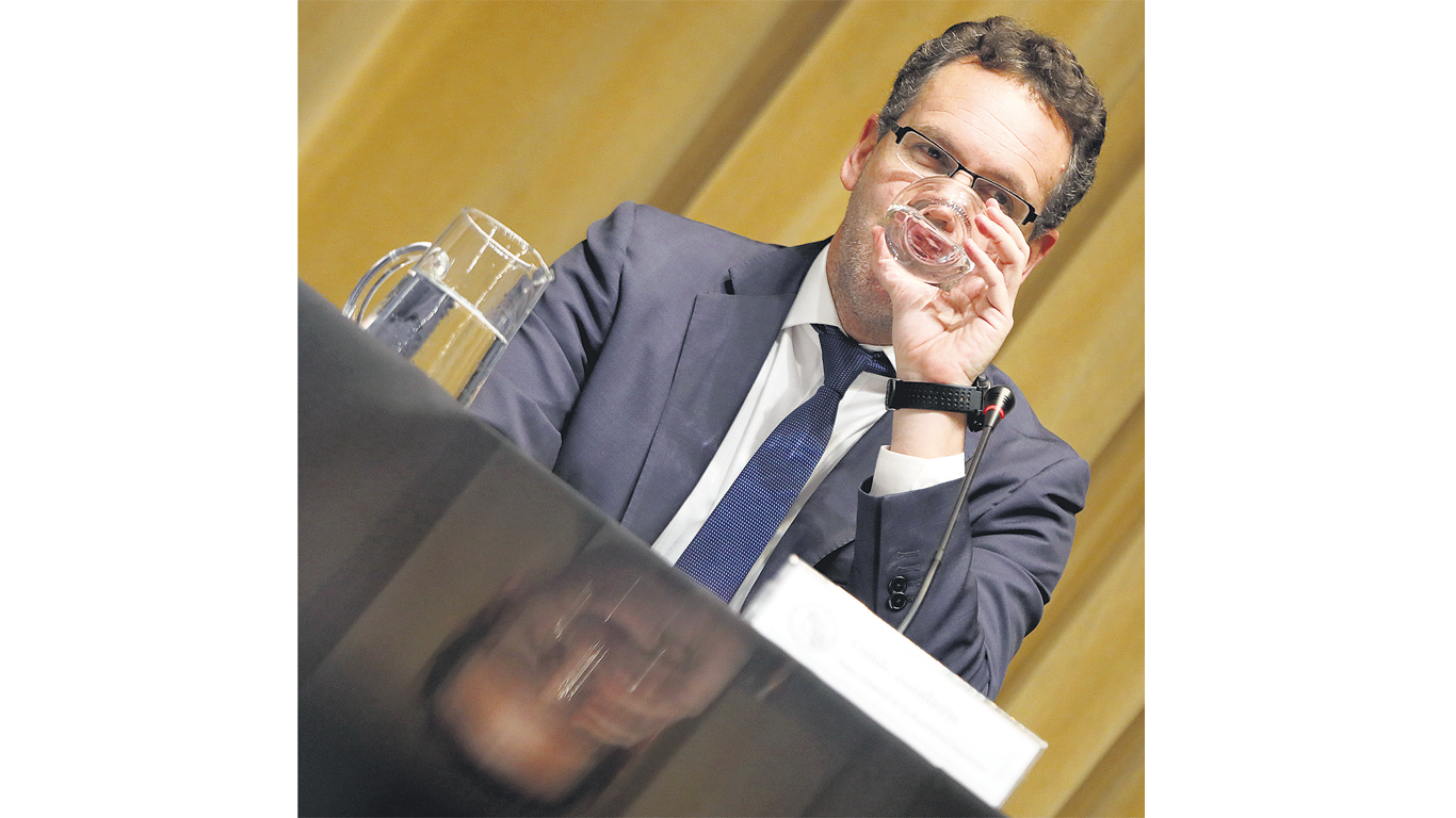 Guido Sandleris, presidente del Banco Central, con miedo a una nueva corrida cambiaria.