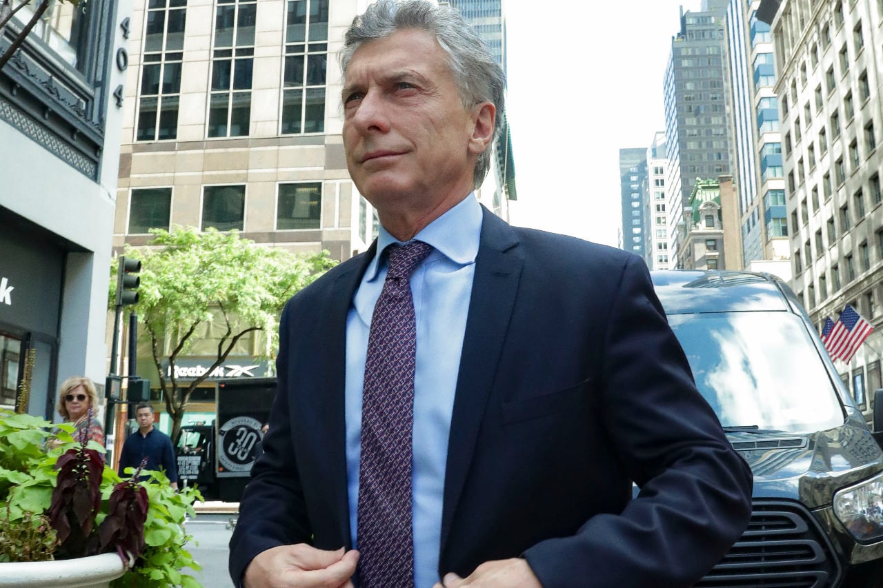 El ex presidente dio rienda suelta al ingenio de los internautas al publicitar "Primer Tiempo" en Twitter. 