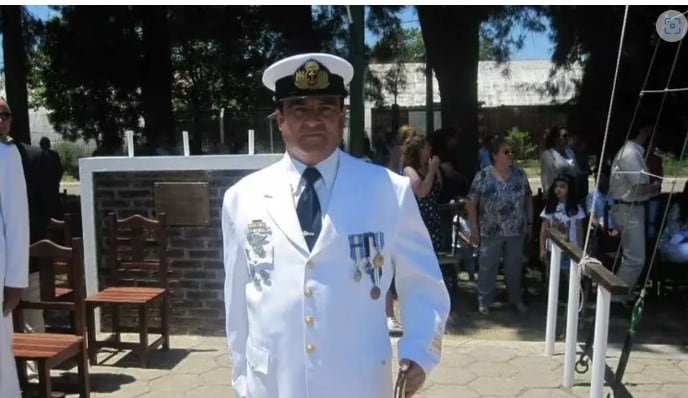 Ricardo Akins recibió un balazo en la cabeza.