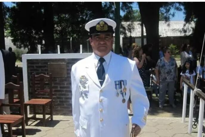 Ricardo Akins recibió un balazo en la cabeza.