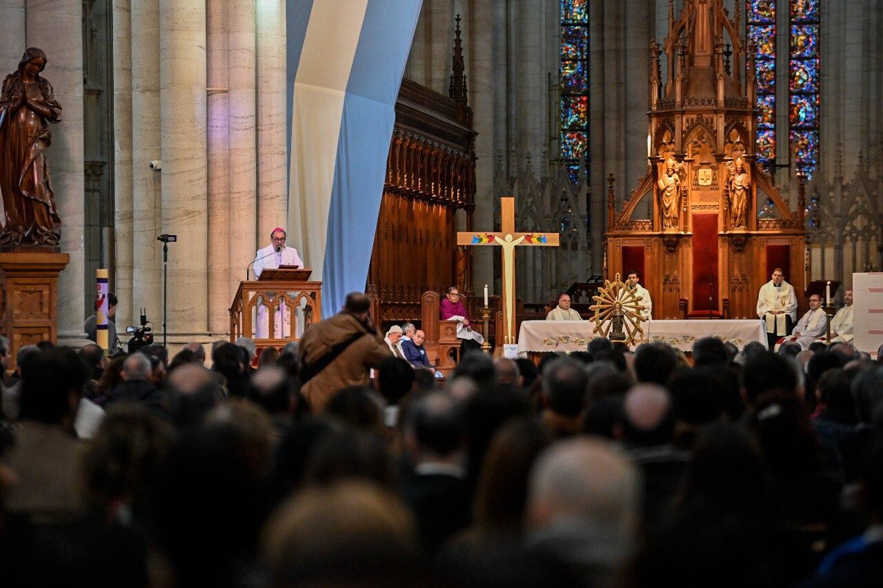 Monseñor Gustavo Carrara encabezó el Tedeum en la capital provincial. 
