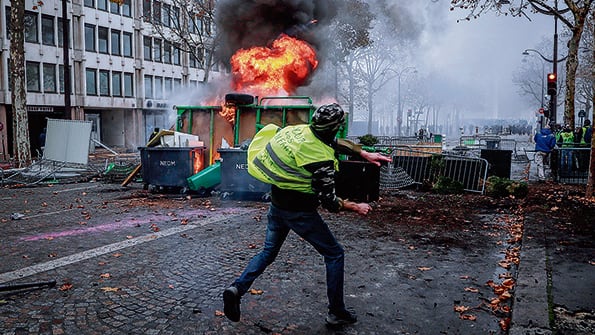Los chalecos amarillos preparan una manifestación masiva para el sábado.