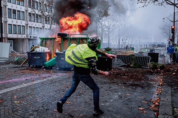 Los chalecos amarillos preparan una manifestación masiva para el sábado.