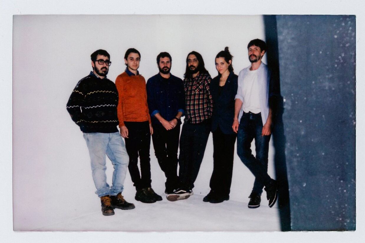 Con un encare orquestal, psicodélico y de arreglos delicados llega el cuarto disco de Pels, una de las bandas más singulares del indie