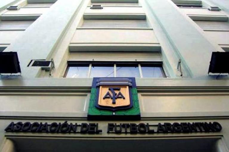 La AFA se apresta a rescindir el contrato de TV y ponerle fecha al inicio del campeonato.