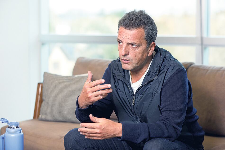 El dirigente anunció que el gobierno que encabeza Alberto Fernández tomó la siguiente decisión: “los que llegan con nosotros se van con nosotros".