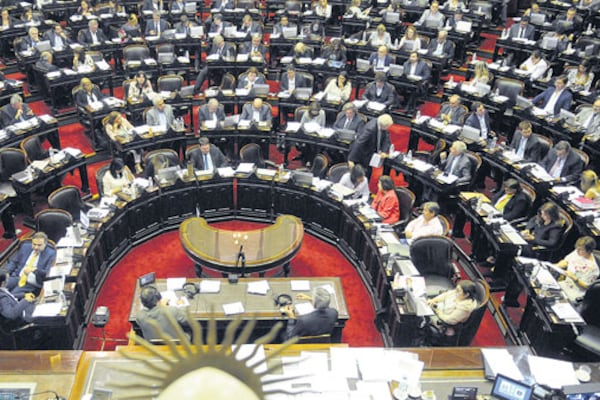 En Diputados y también en el Senado las fuerzas opositoras impulsan propuestas similares.