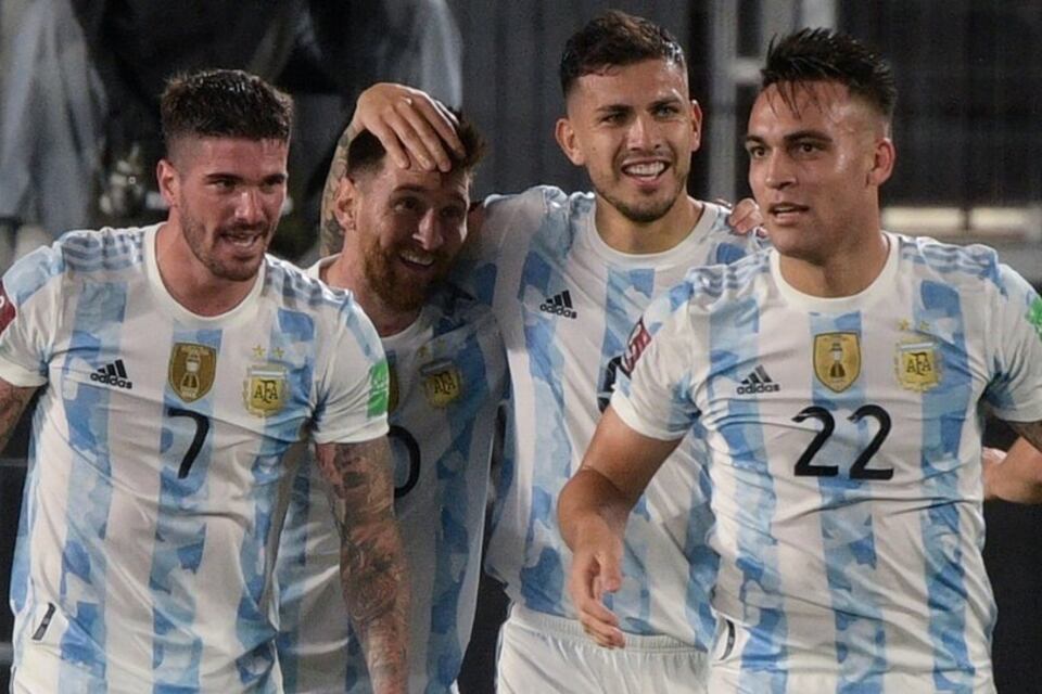 Argentina vuelve a jugar tras el gran triunfo sobre Uruguay.