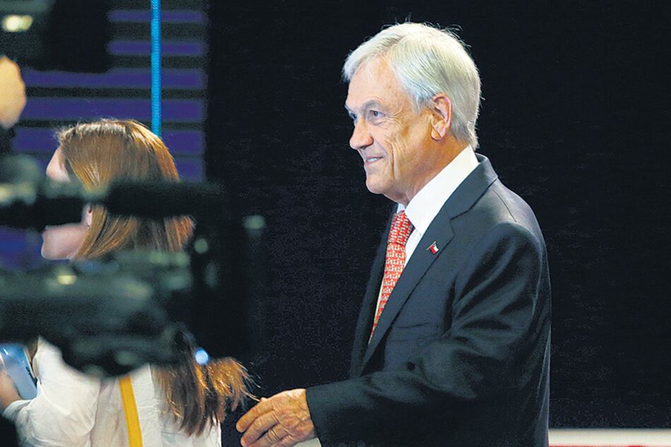 Según pronostican los sondeos, Piñera volvería a La Moneda por cuatro años más.