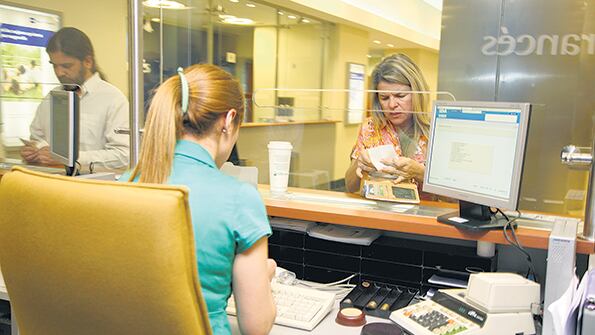 Sin topes ni pisos en las tasas, los bancos pagan menos de lo que podrían hacerlo por los depósitos.