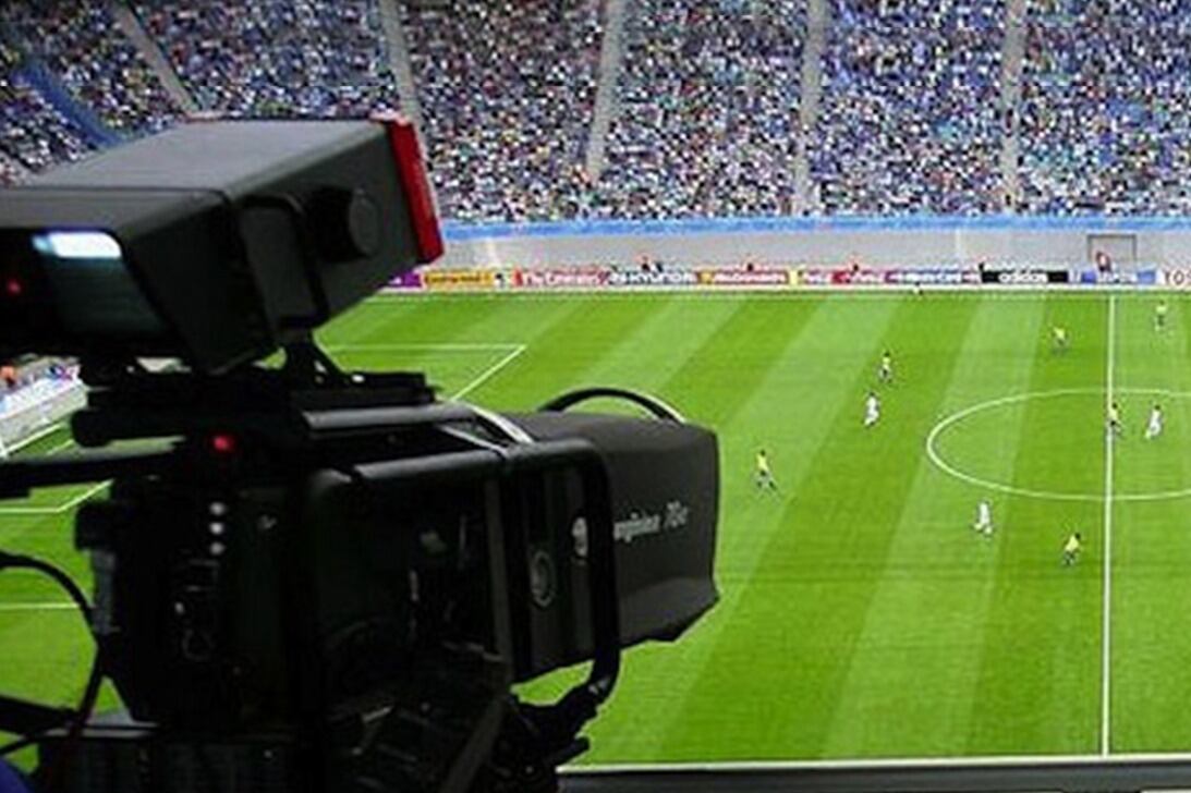 La TV, el fútbol y los hinchas, tres protagonistas que hoy van por caminos separados.