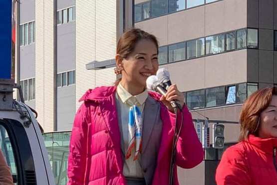 Ayako Fuchigami, la primera trans elegida para la Asamblea de Japón.