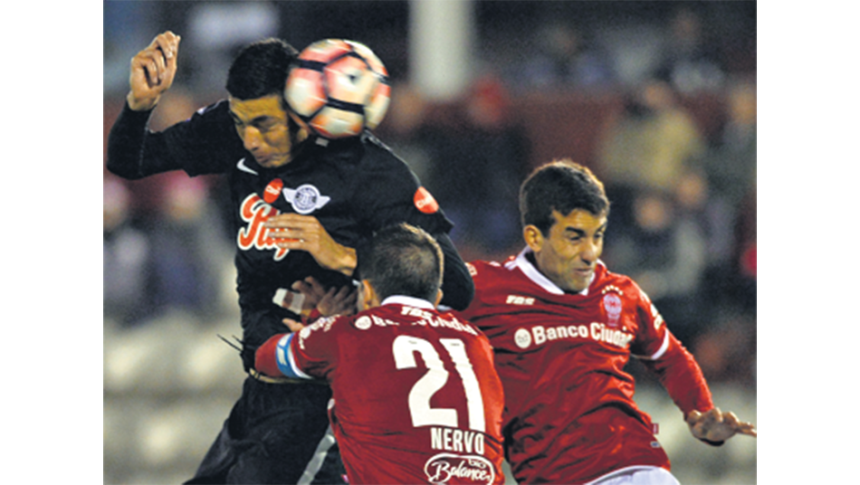 Tremendo golpe de local.