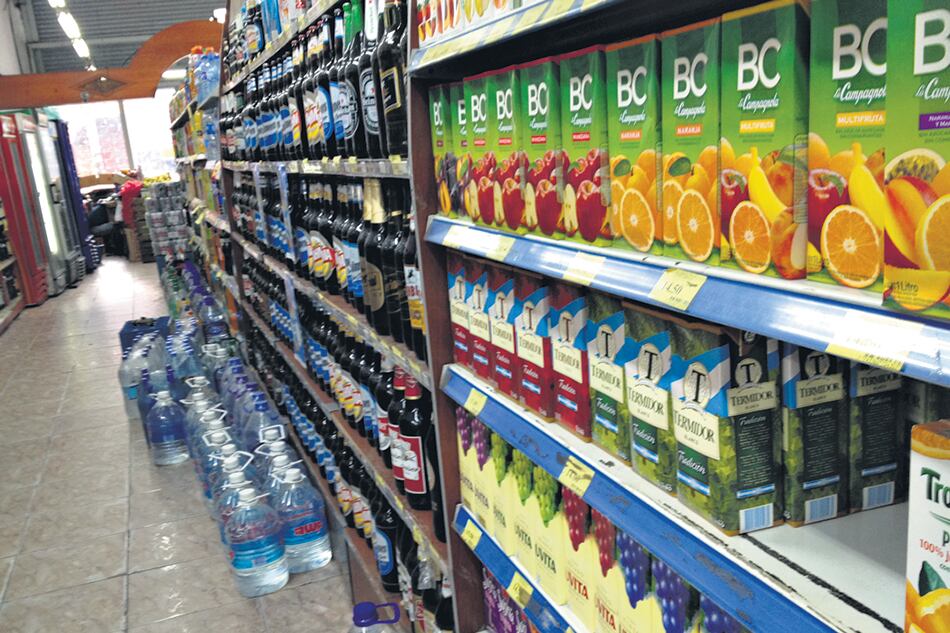 Las ventas de bebidas sin alcohol retrocedieron 10,8 por ciento.