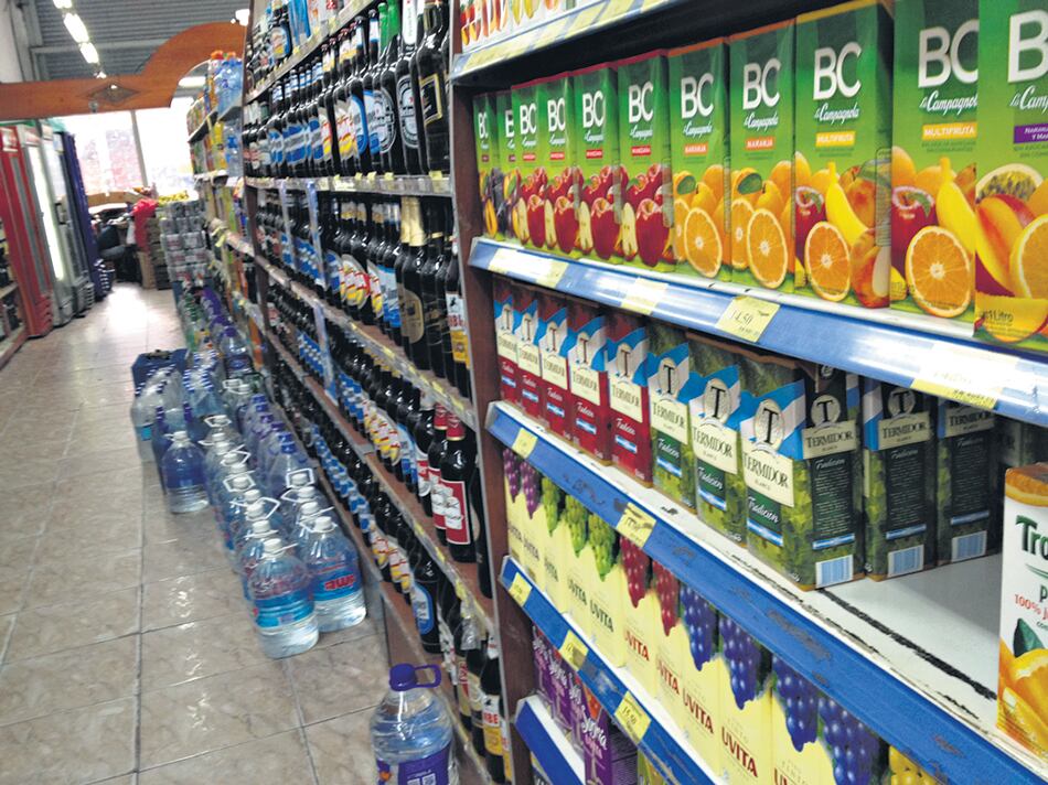 Las ventas de bebidas sin alcohol retrocedieron 10,8 por ciento.