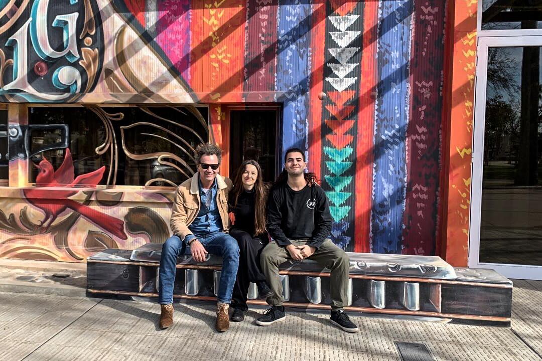 "Hugo nos apoyó desde el comienzo... la tocamos en vivo la última vez que nos vino a ver", relata Joana