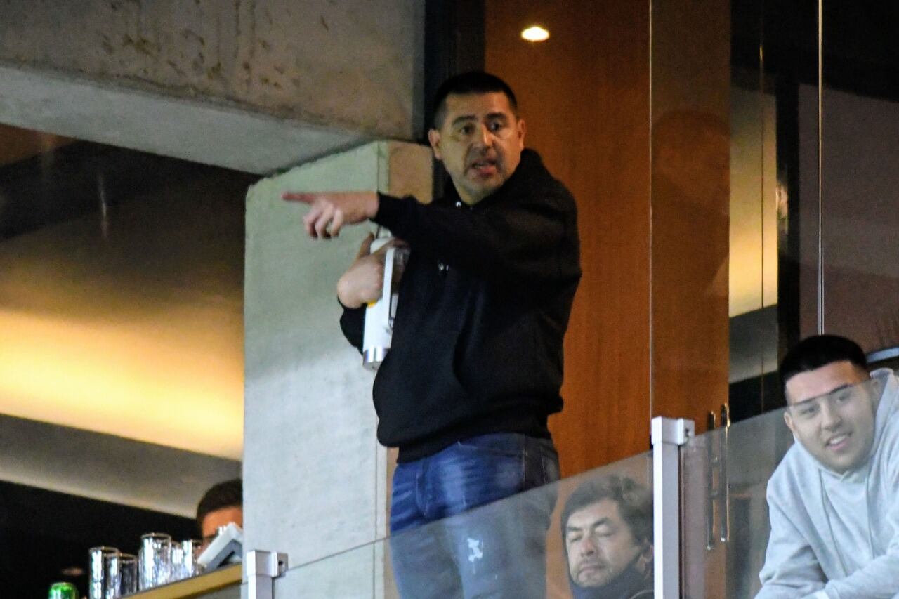 Riquelme quiere tener todo bajo su suela, como cuando jugaba