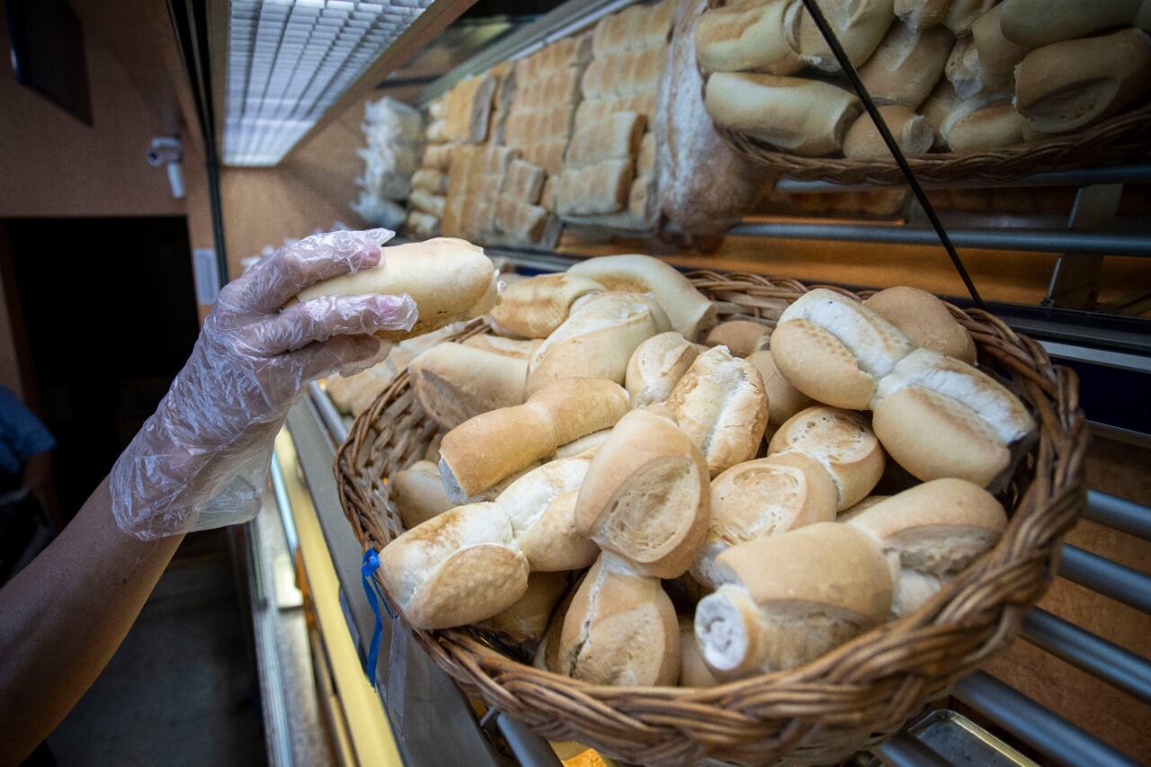 Los productores primarios especulan y presionan los precios de toda la cadena de la elaboración del pan.