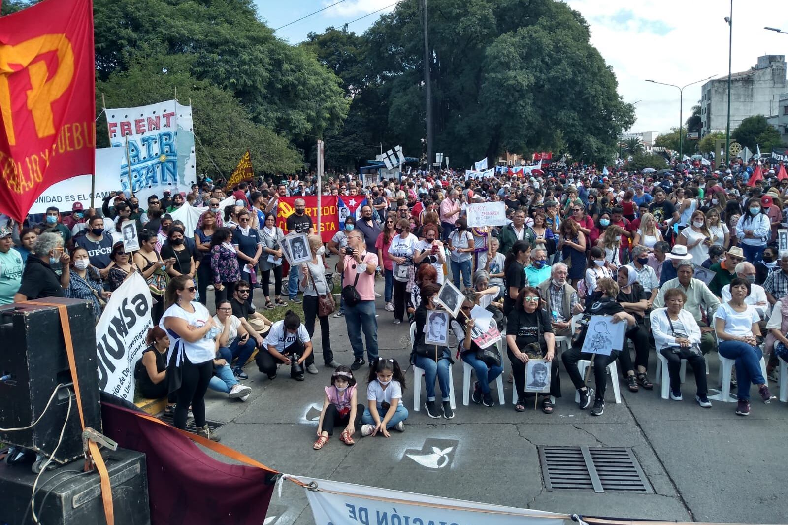 Una multitud marchó por el Día de la Memoria