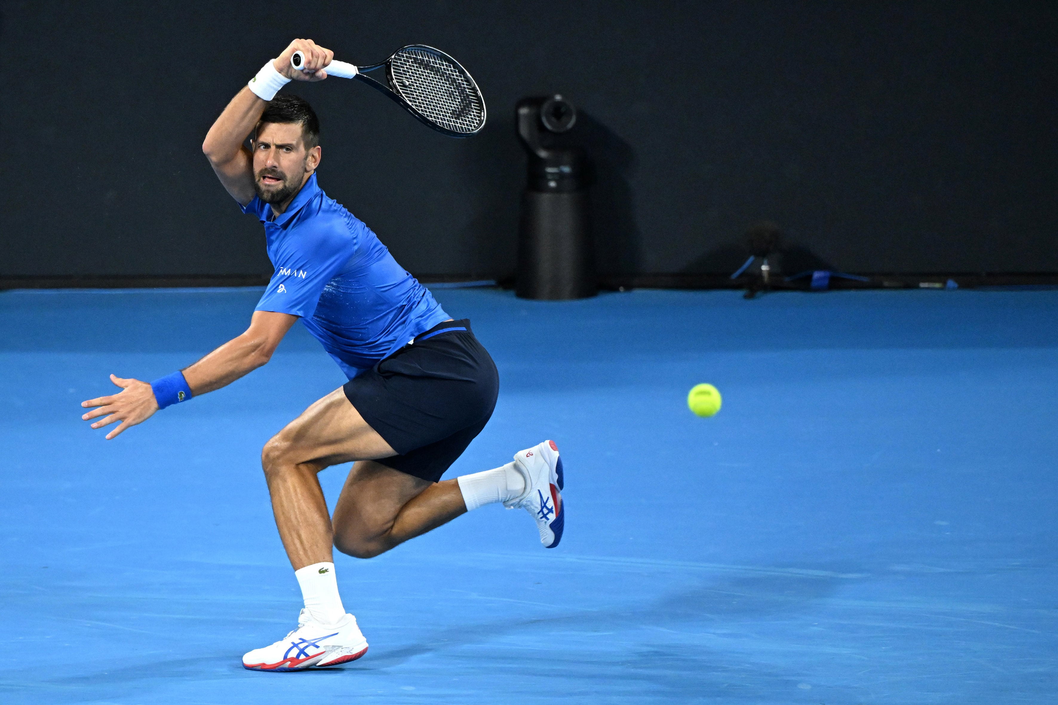 Djokovic sigue adelante en Brisbane