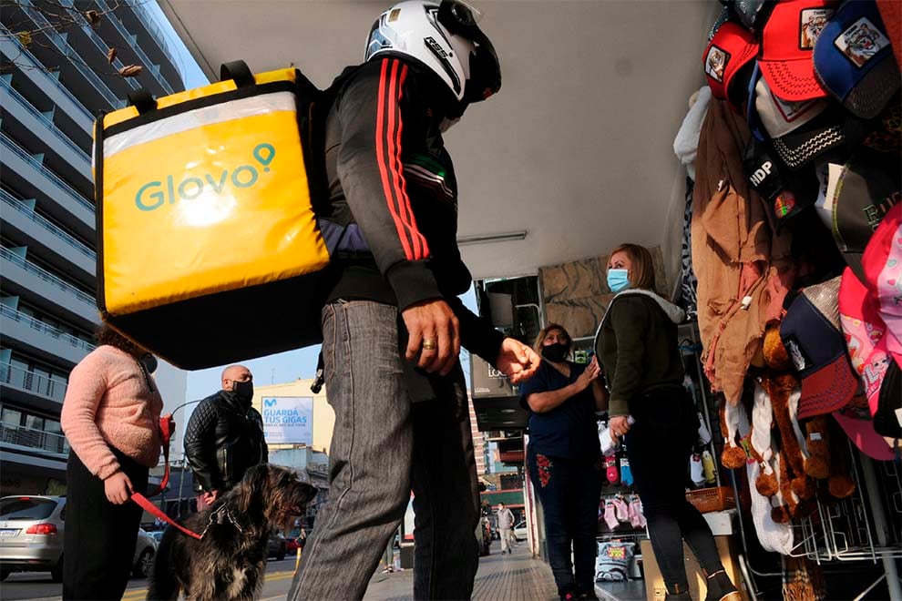 Glovo vendió las operaciones de Latinoamérica al grupo Delivery Hero, dueña de PedidosYa. 