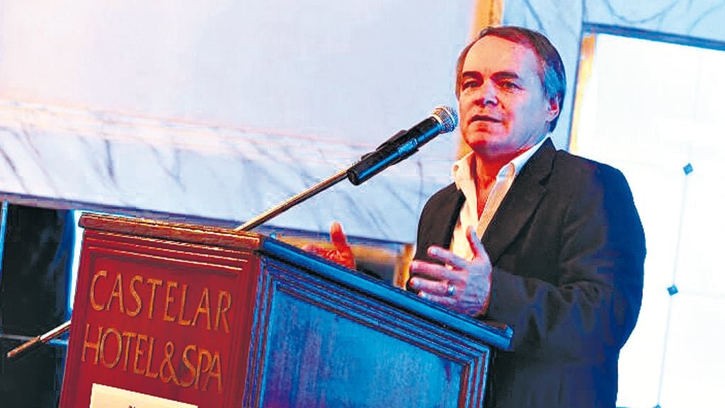 Marcelo Fernández, titular de Cgera. Tres oradores, dos sindicalistas.