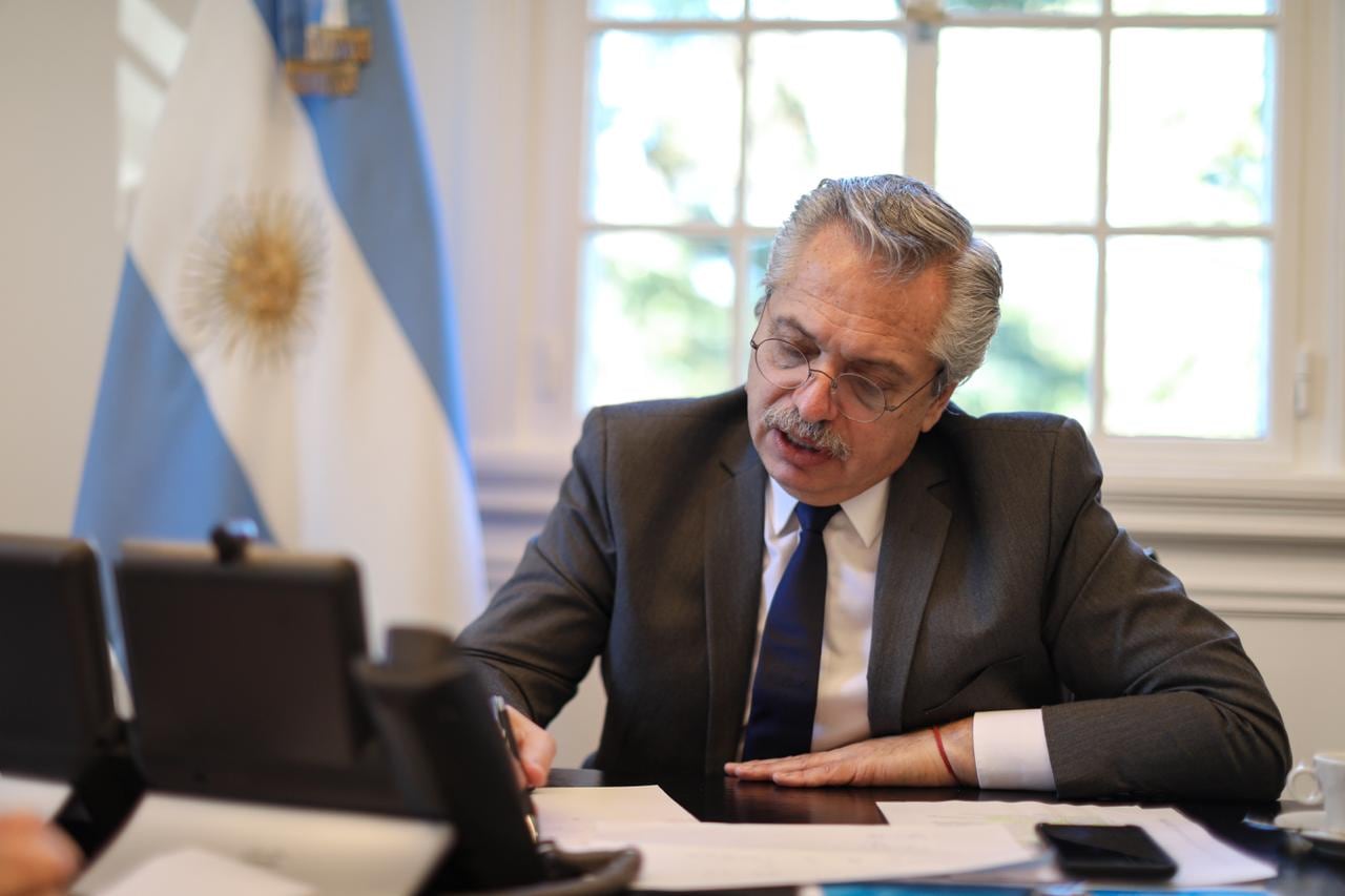 El presidente Alberto Fernández mantuvo hoy una conversación telefónica con la Canciller Federal de Alemania, Angela Merkel.