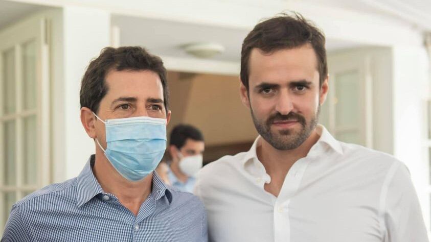 de Pedro junto a Estrada